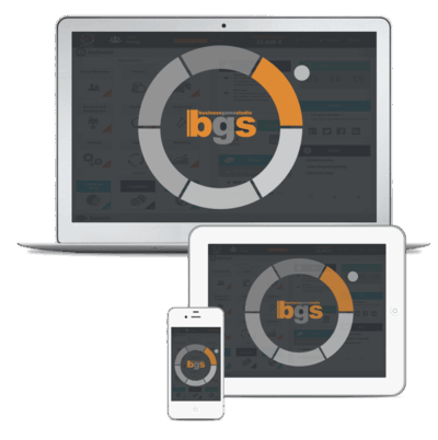Interfaccia della piattaforma Business Game Studio visualizzata su laptop, tablet e smartphone